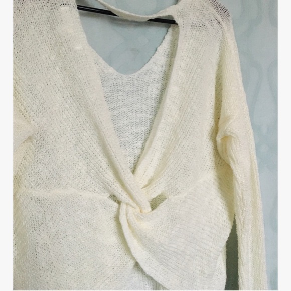 Adorable White Knit Top!🕊🌸 - Picture 4 of 4